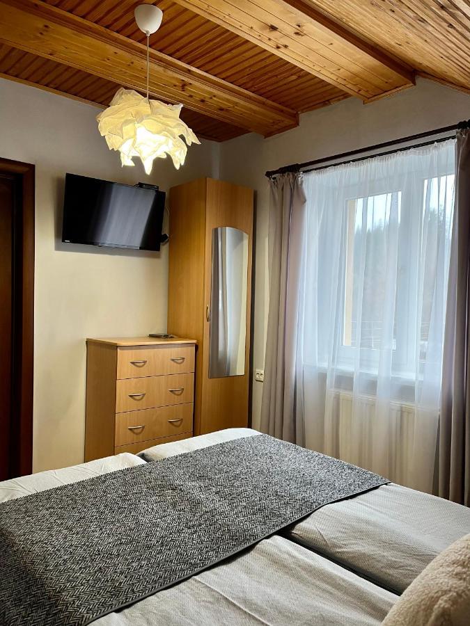 Ніч Над Карпатами Hotel Slavske Buitenkant foto